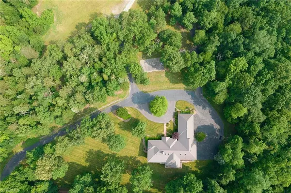 1200-A Clodfelter RD, Winston Salem, NC 272107