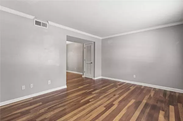 6940 Roswell RD #9F, Sandy Springs, GA 30328