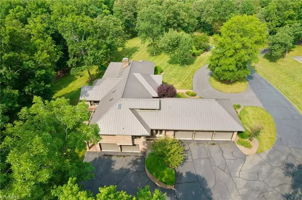 1200-A Clodfelter RD, Winston Salem, NC 272107