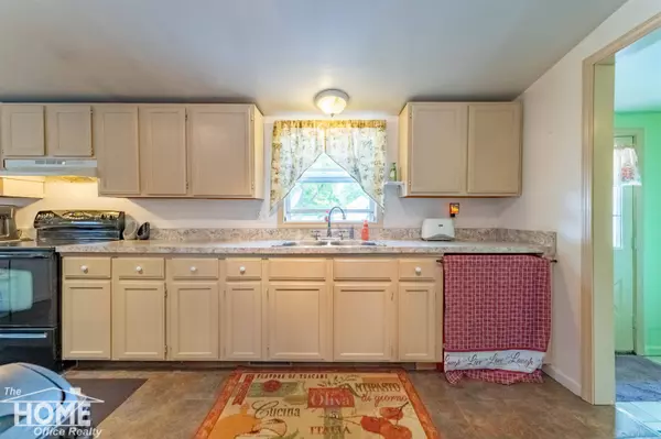 310 Green St, Perry, MI 48872