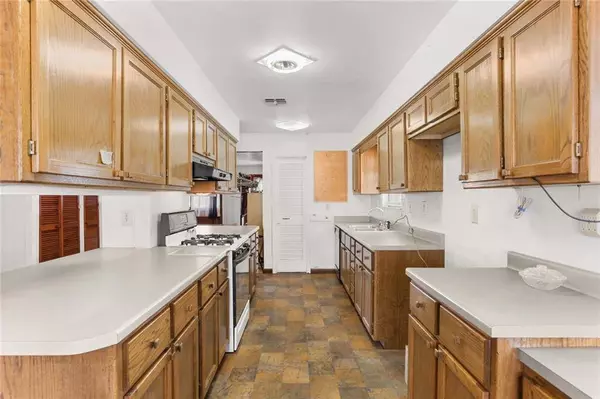 313 BARTON AVE, Luling, LA 70070