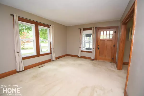 1226 N Water, Owosso, MI 48867