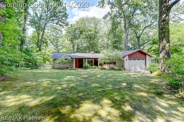 830 MAURY Place, Howell, MI 48843