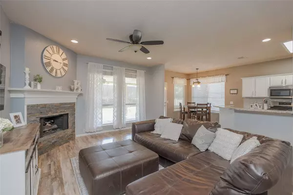 7908 Park Ridge Drive, Fort Worth, TX 76137