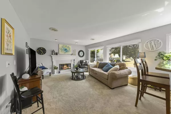 3114 Whitney RD, Aurora, IL 60502