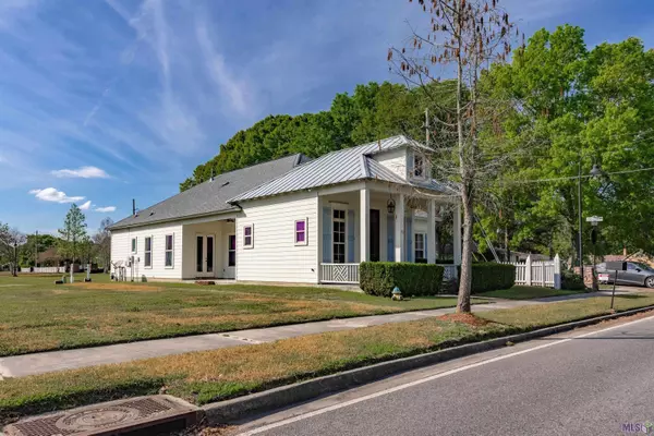 322 S LABAUVE RD, Brusly, LA 70719