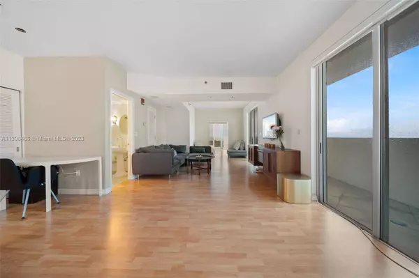 1621 Bay Rd #PH6, Miami Beach, FL 33139