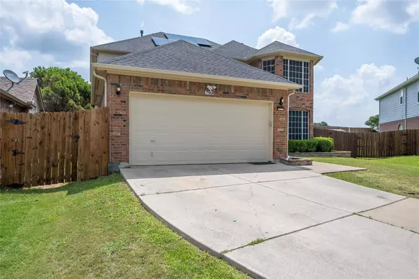 7908 Park Ridge Drive, Fort Worth, TX 76137