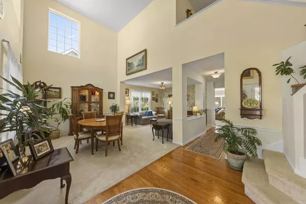 3114 Whitney RD, Aurora, IL 60502