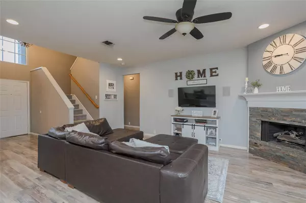 7908 Park Ridge Drive, Fort Worth, TX 76137