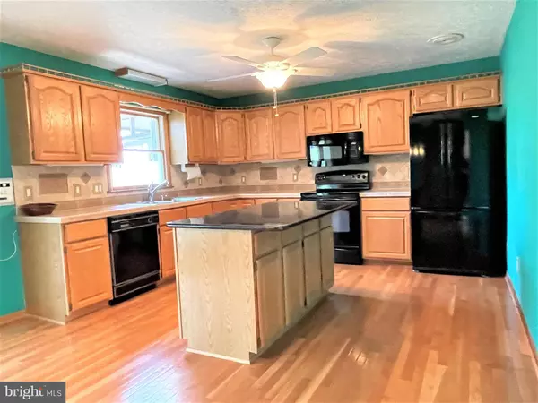 1463 LAKEVIEW DRIVE, Colonial Beach, VA 22443