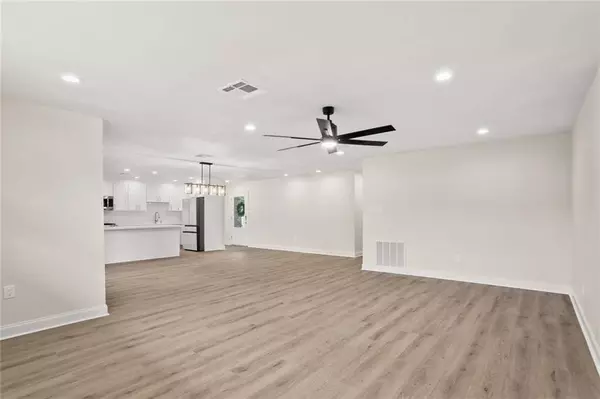 227 ST. NICHOLAS ST, Luling, LA 70070