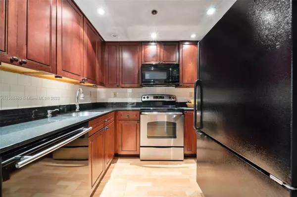 1621 Bay Rd #PH6, Miami Beach, FL 33139