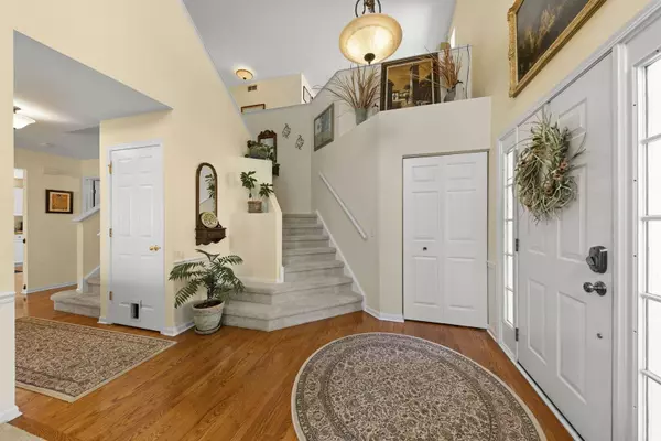 3114 Whitney RD, Aurora, IL 60502