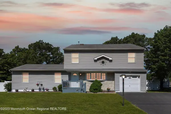 39 Arlyn Drive, Howell, NJ 07731