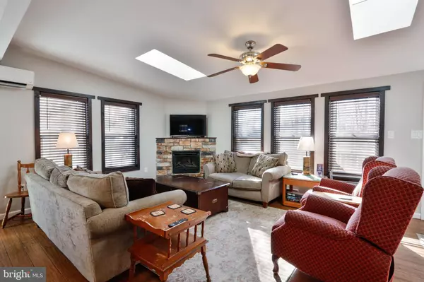 179 MOSHANNON DR, Pocono Lake, PA 18347