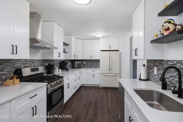 39 Arlyn Drive, Howell, NJ 07731