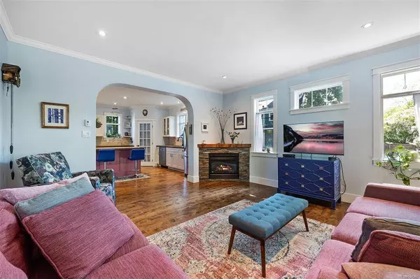 748 3rd St, Courtenay, BC V9N 1G1