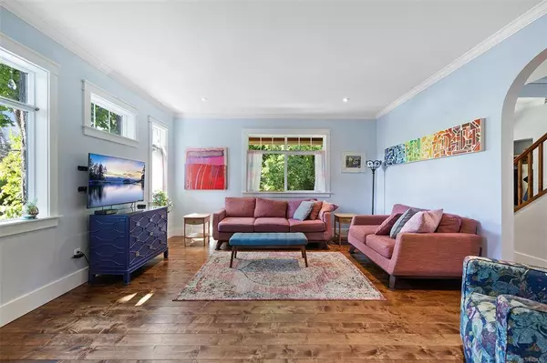 748 3rd St, Courtenay, BC V9N 1G1