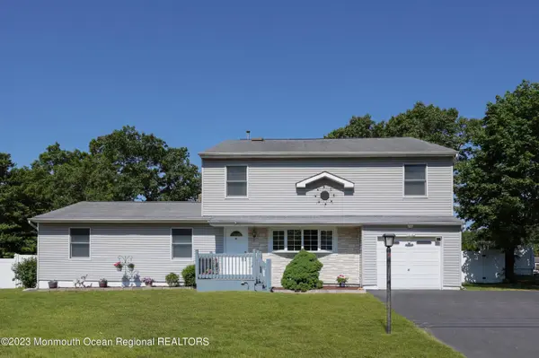 39 Arlyn Drive, Howell, NJ 07731