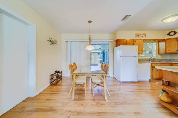 1736 S JEFFERSON AVE, Largo, FL 33770