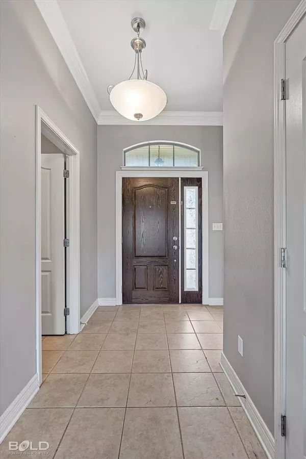 3935 White Lake Drive, Bossier City, LA 71111