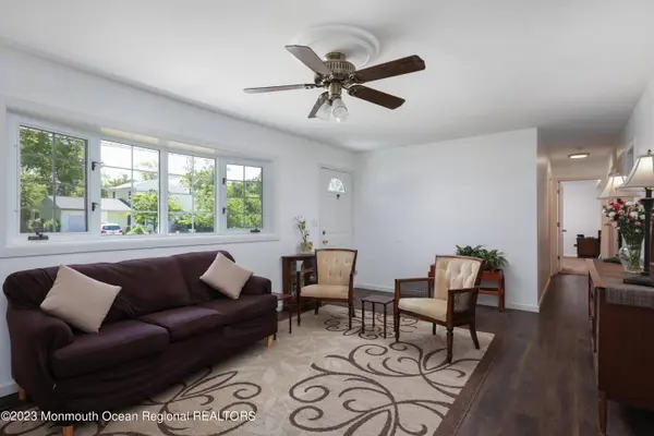 39 Arlyn Drive, Howell, NJ 07731