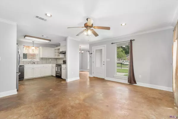 18005 WOODHAVEN DR, Prairieville, LA 70769