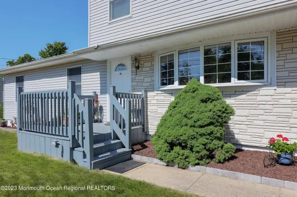 39 Arlyn Drive, Howell, NJ 07731