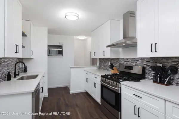 39 Arlyn Drive, Howell, NJ 07731