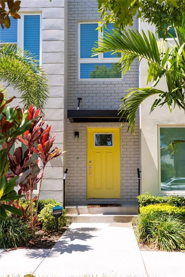 701 MIRROR LAKE DR N #303, St Petersburg, FL 33701