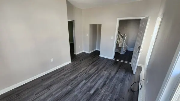 164 Warren St, Lowell, MA 01852