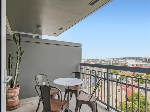 300 W Beech St #907, San Diego, CA 92101