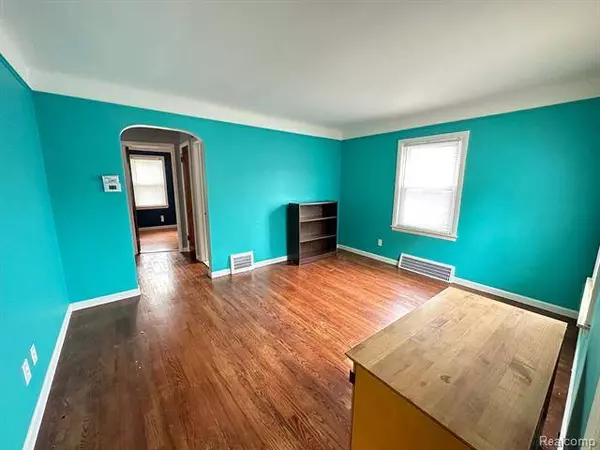 19412 WASHTENAW Street, Harper Woods, MI 48225