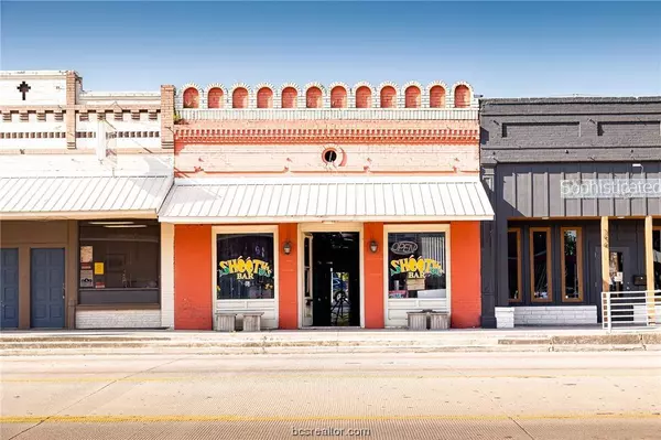 184 W Austin ST, Giddings, TX 78942