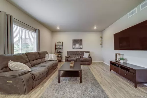 42863 Hawktree CIR, Elizabeth, CO 80107