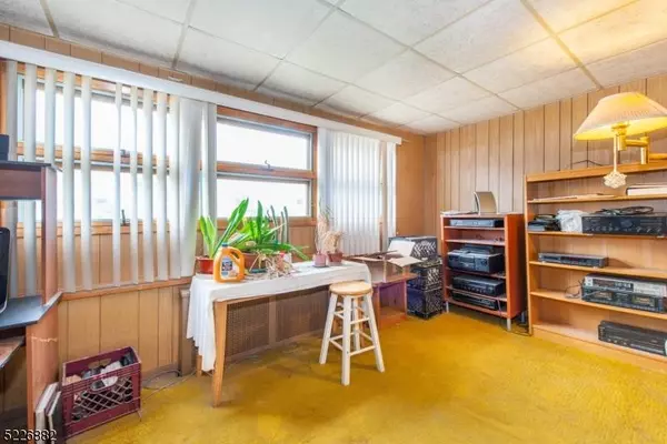 39 Merselis Ave, Clifton City, NJ 07011