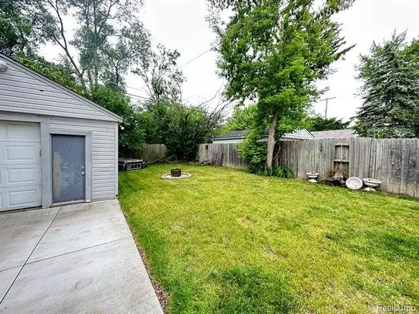 19412 WASHTENAW Street, Harper Woods, MI 48225