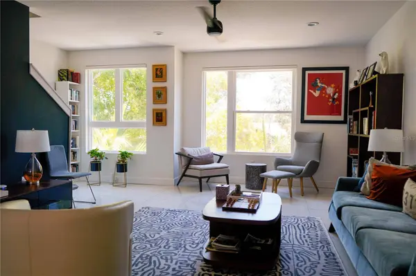 701 MIRROR LAKE DR N #303, St Petersburg, FL 33701