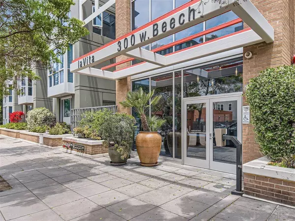 300 W Beech St #907, San Diego, CA 92101