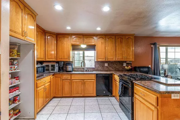 1080 E Washington Ave AVE, El Cajon, CA 92020