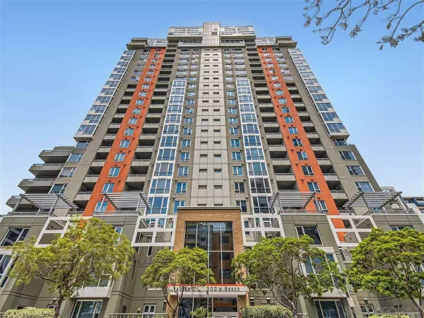 300 W Beech St #907, San Diego, CA 92101