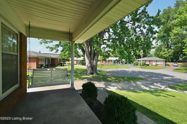 5604 Mary Ellen Dr, Louisville, KY 40214