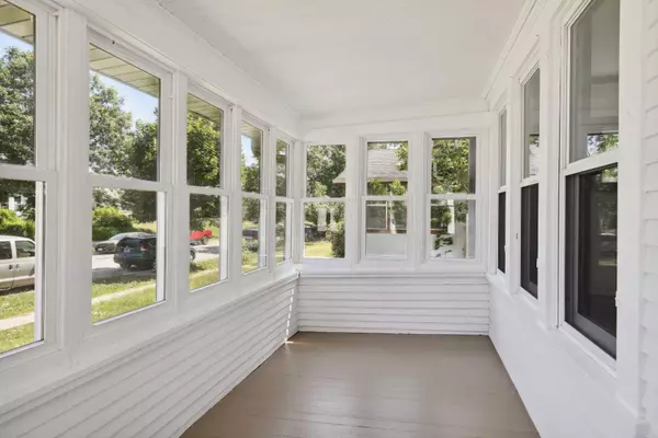 1802 Ross AVE E, Saint Paul, MN 55119