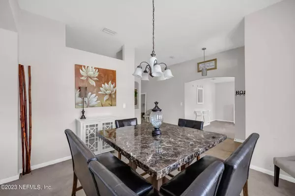 11409 CARSON LAKE DR, Jacksonville, FL 32221