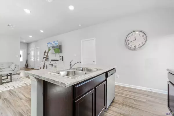 5656 MAGNOLIA DE PERCY DR, Carville, LA 70721