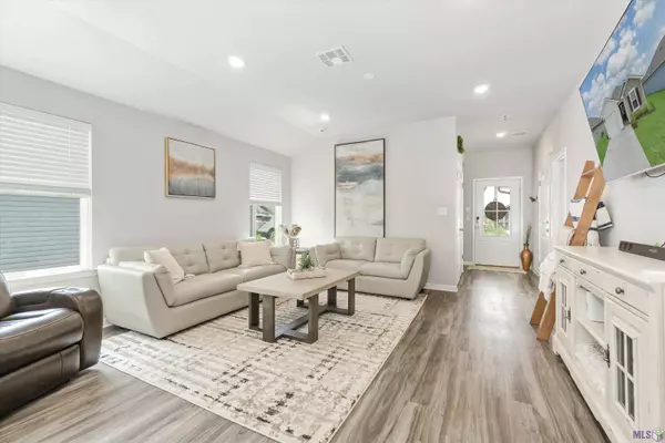 5656 MAGNOLIA DE PERCY DR, Carville, LA 70721