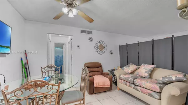 3265 Griffin Rd #104, Dania Beach, FL 33312