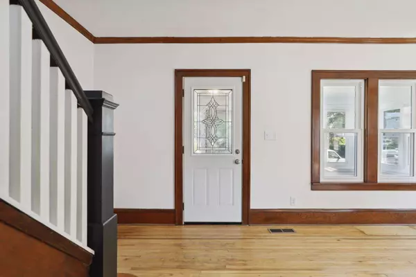 1802 Ross AVE E, Saint Paul, MN 55119