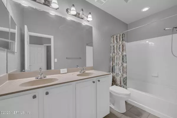 10075 GATE PKWY N #2206, Jacksonville, FL 32246